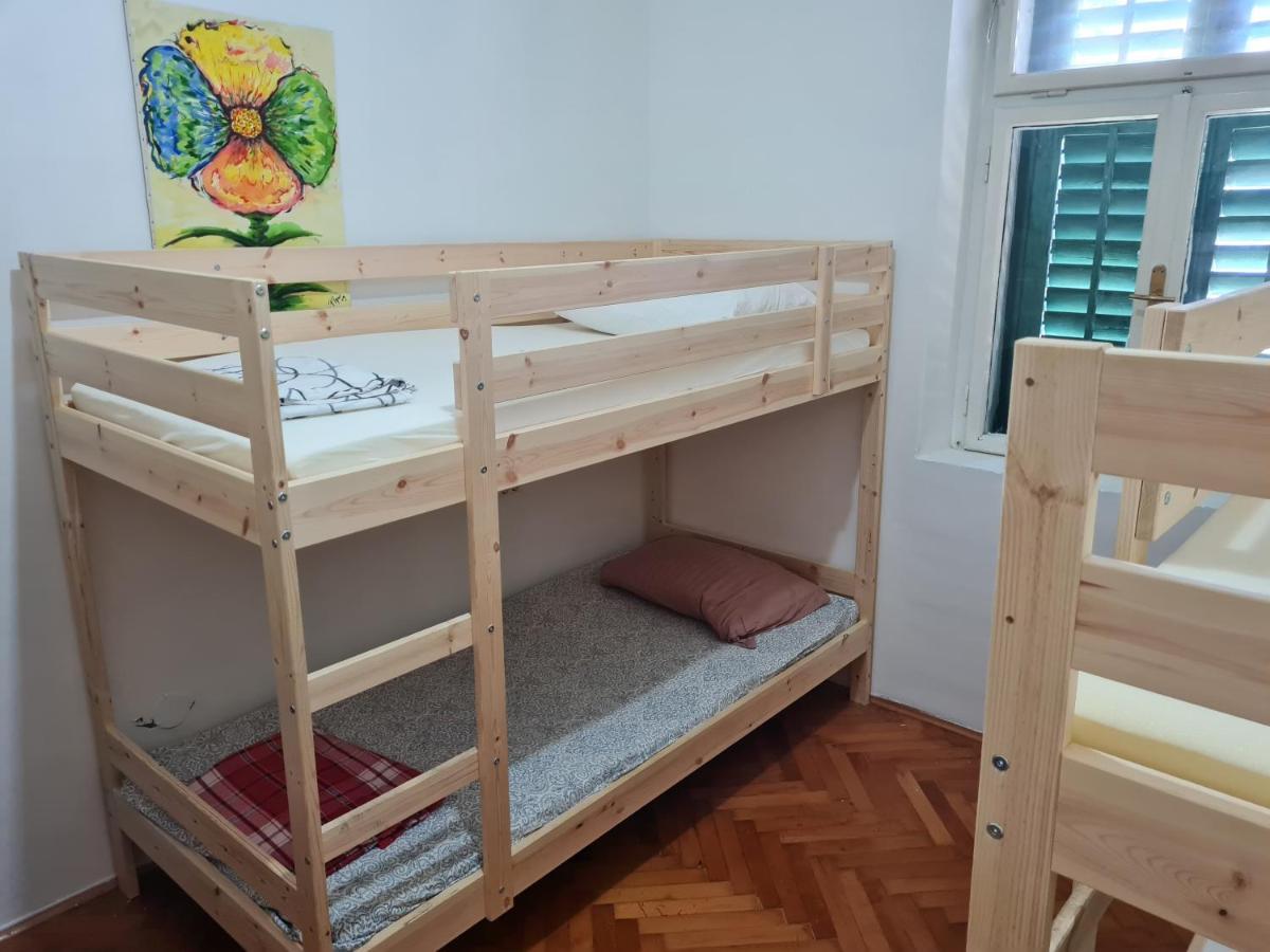 Hostel The King Σπλιτ Εξωτερικό φωτογραφία